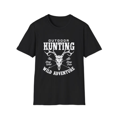 Rugged Outdoor Hunting T-Shirt With Deer Skull Design