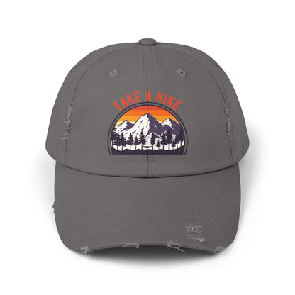 Graphic Hat Showcasing Mountain Adventure Enthusiasm